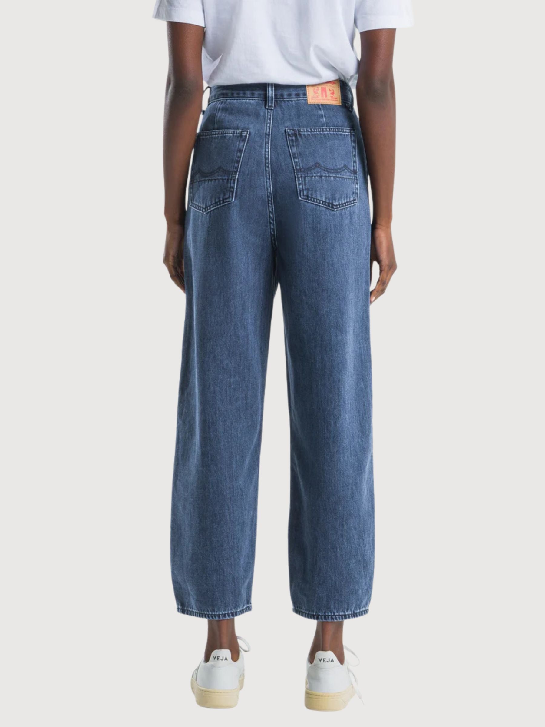 Leila Alex Dark Worn Jeans | KINGS OF INDIGO