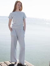 Pantaloni larghi da donna in cotone biologico a coste color nebbia | SERENDIPITY