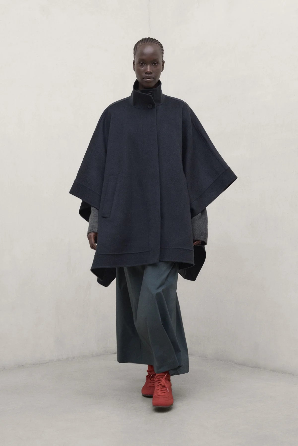 Asturia Women's Cape Coat Charcoal Khaki | ECOALF