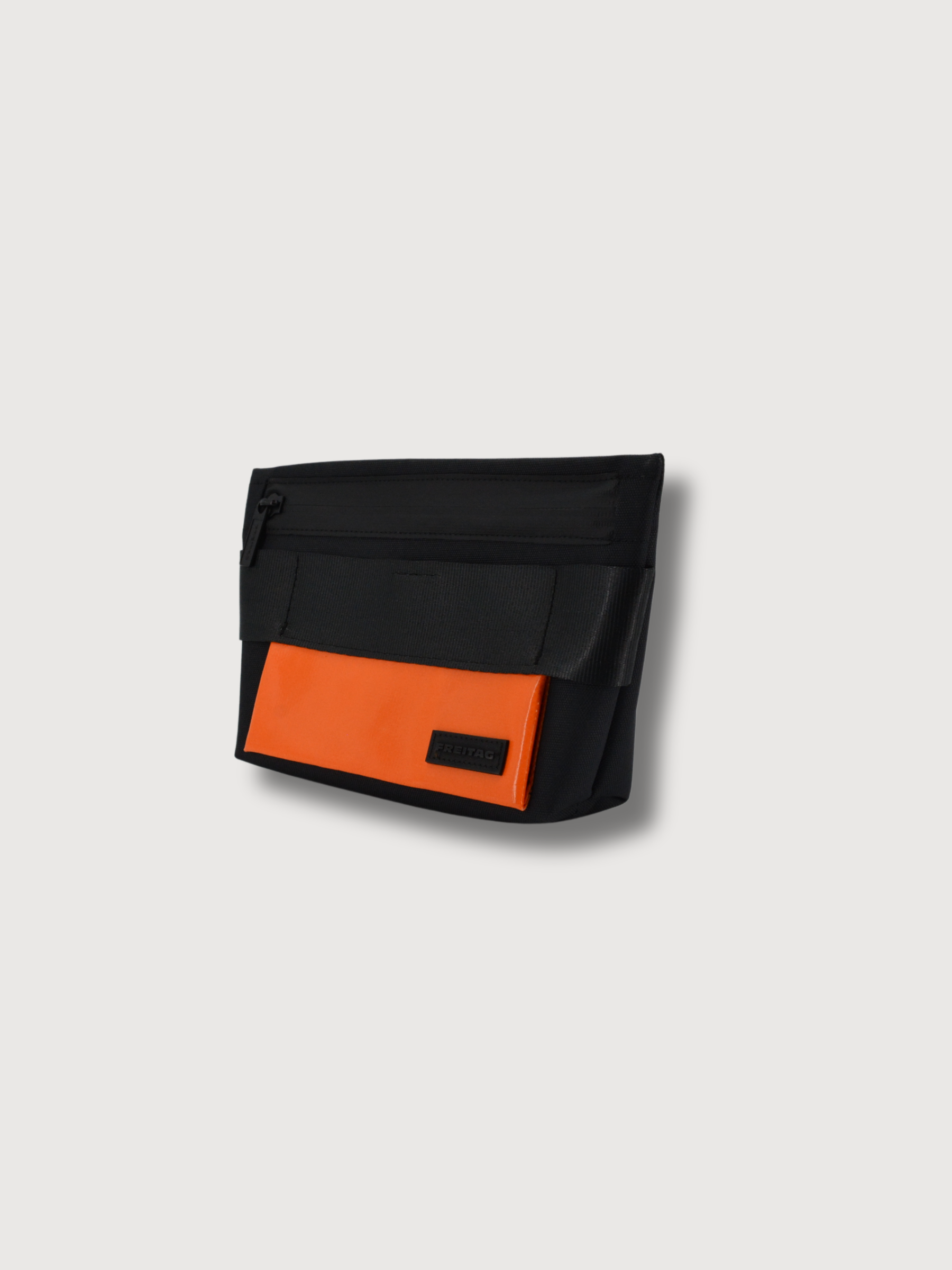 F607 MARKS Beautycase Orange | FREITAG