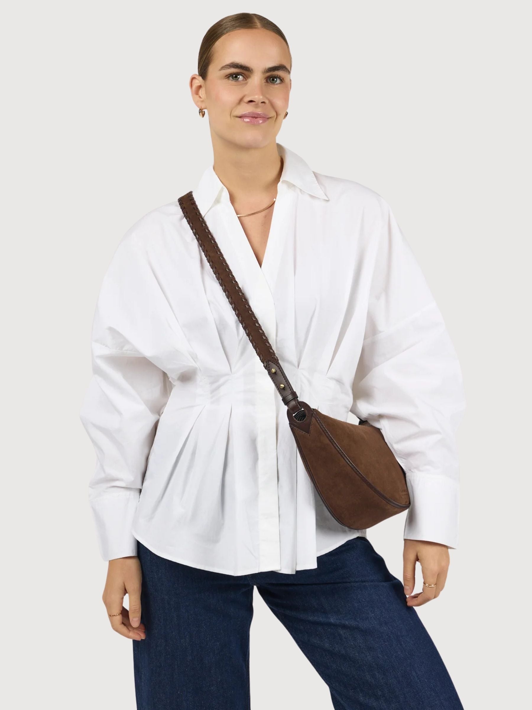 Leo Crossbody-Tasche aus klassischem, schokoladenbraunem Leder | O MY BAG