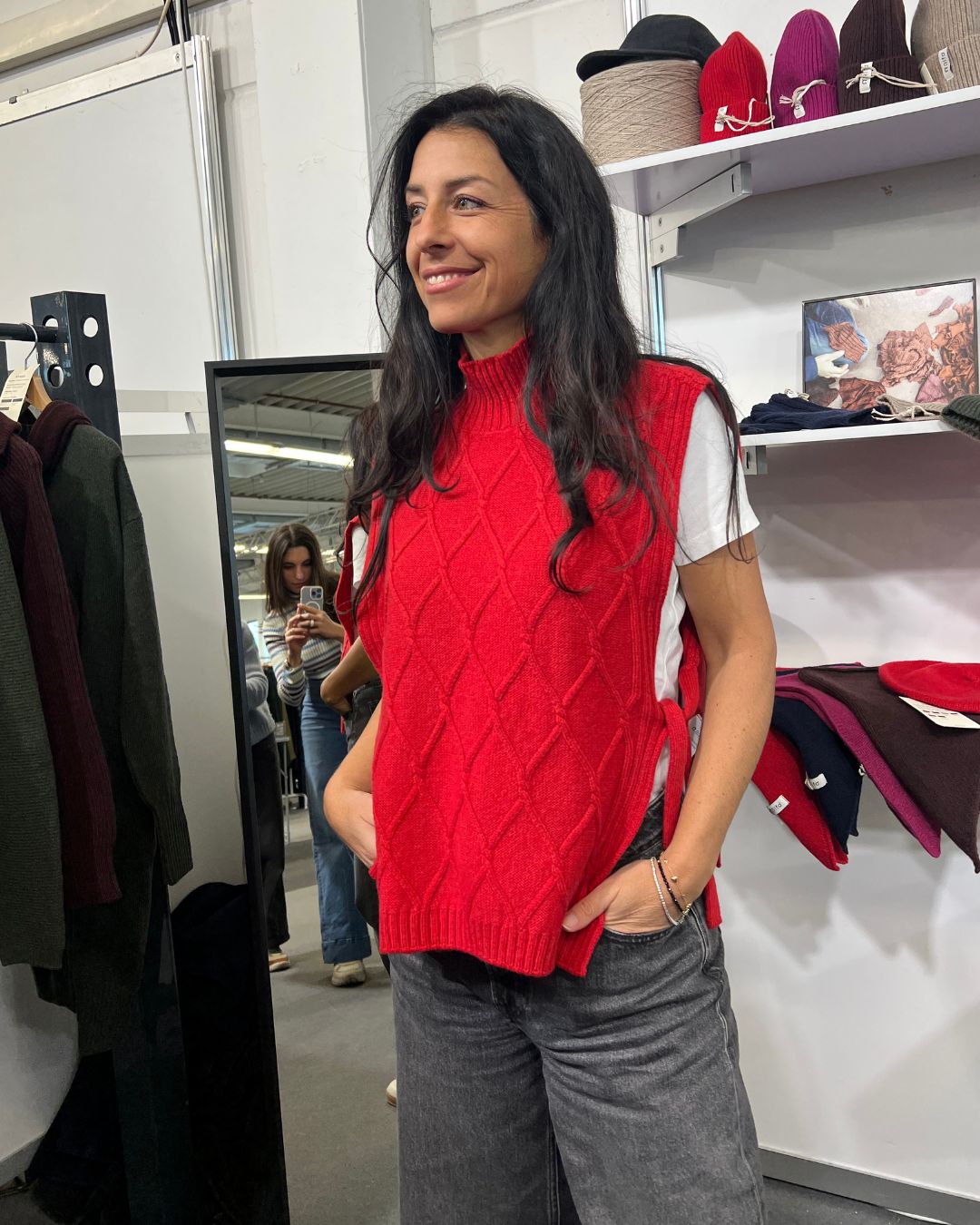 Delia Women's Turtleneck Vest in Recycled Wool – Poppy Red | Rifò