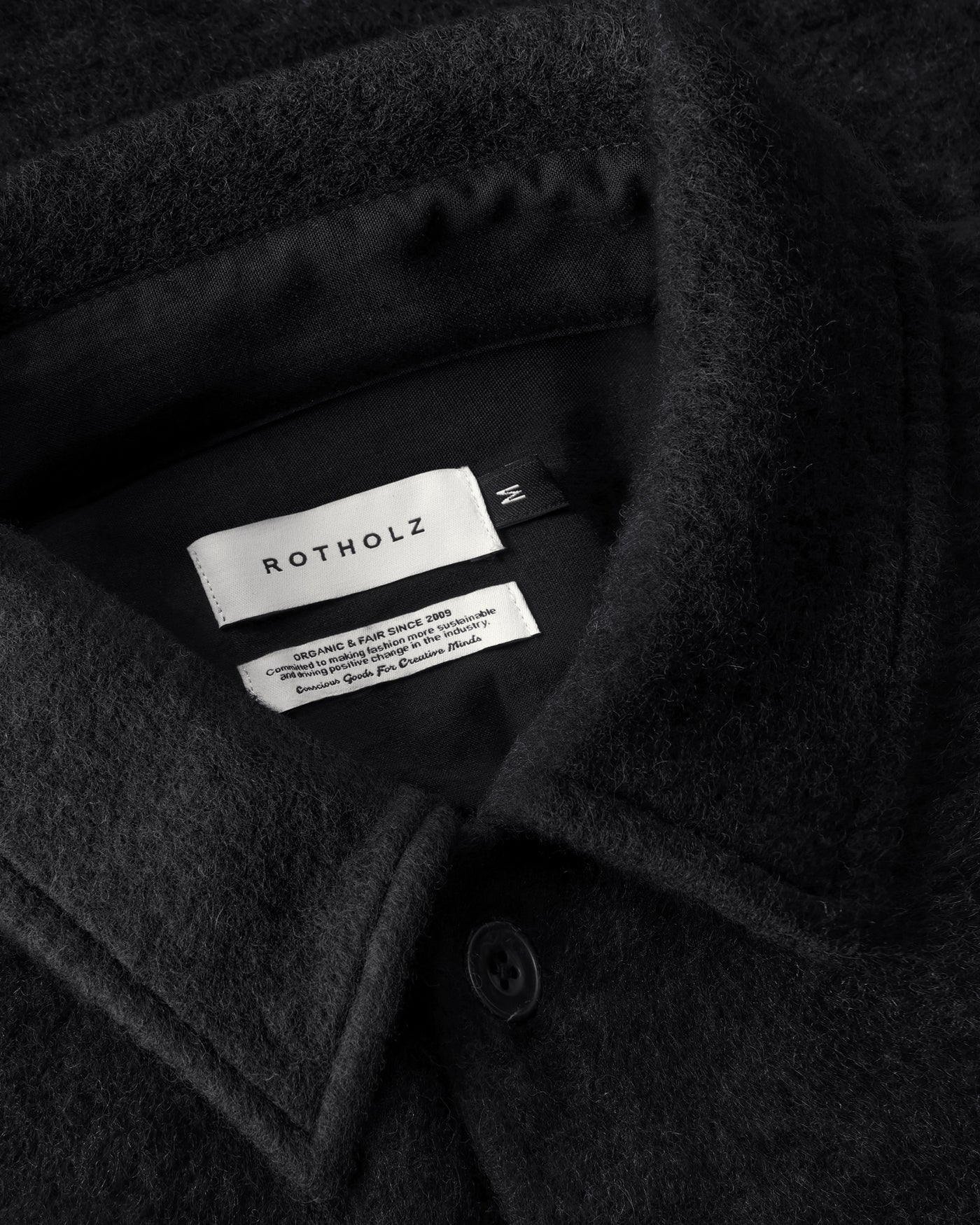 Entspannte Overshirt aus Bio-Wollmischung in Tiefschwarz | ROTHOLZ