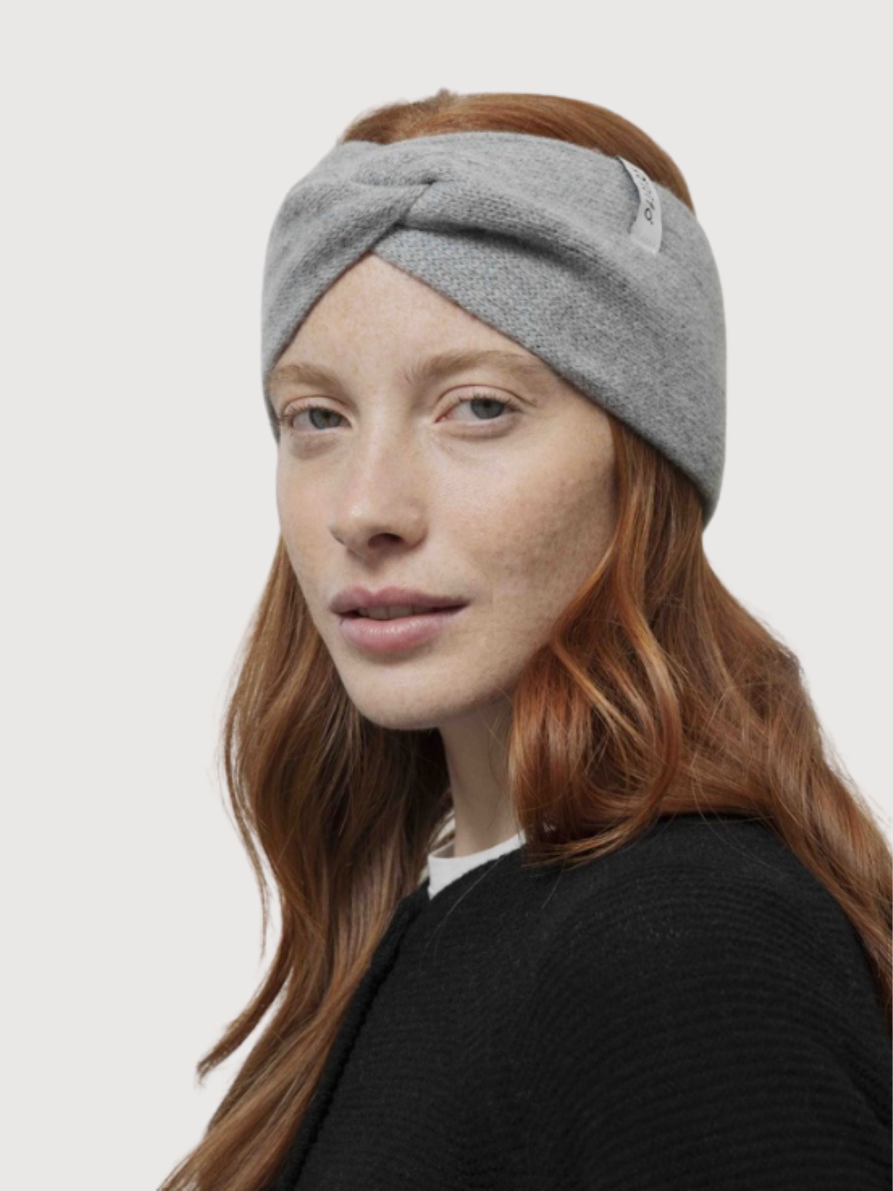 Nadia Women's Headband in Recycled Cashmere – Chalk Grey | Rifò