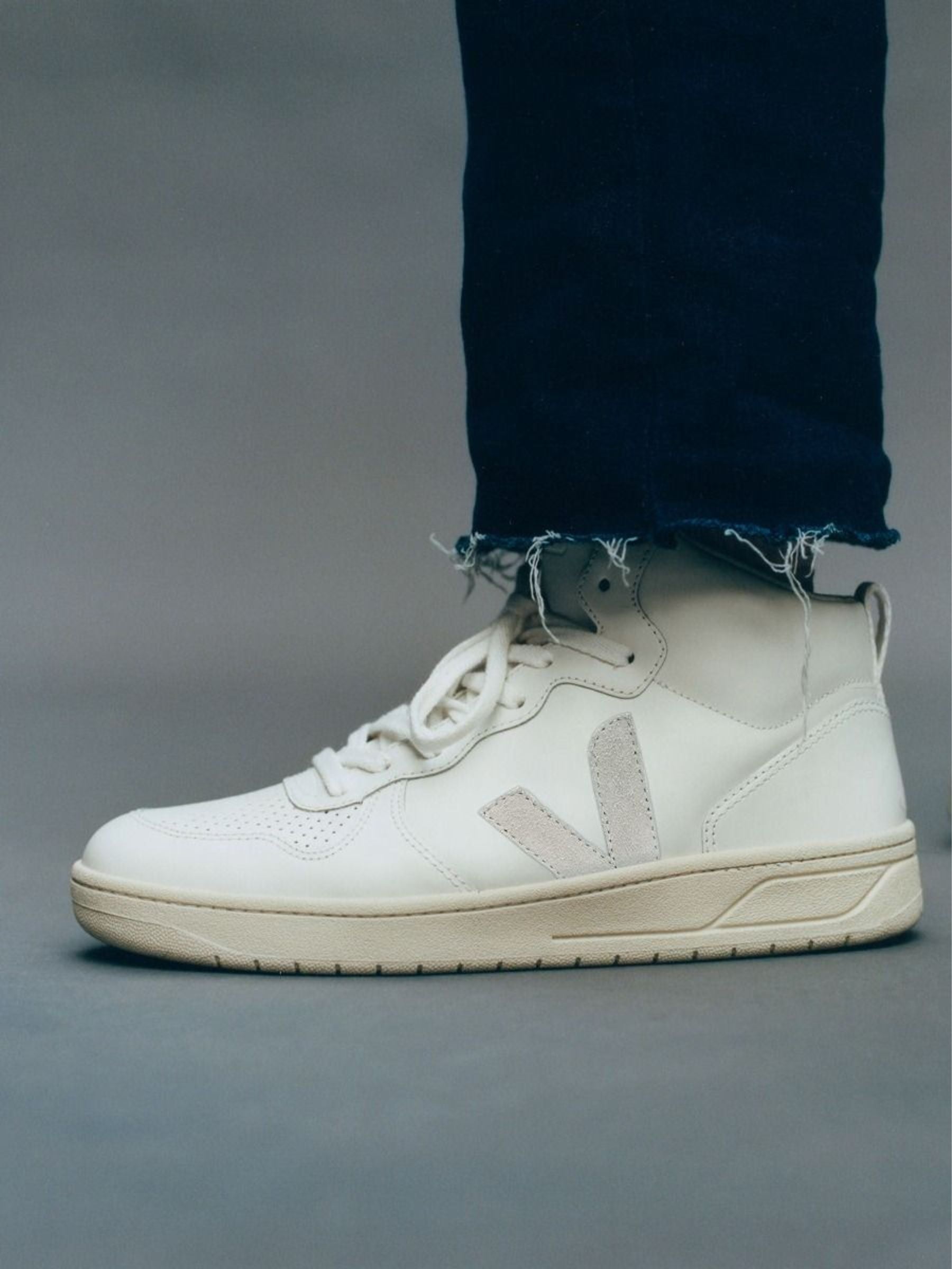 V-15 White Natural Woman Sneakers | Veja