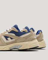 WAIROA JEANS SAND SNEAKERS | Flamingos Life