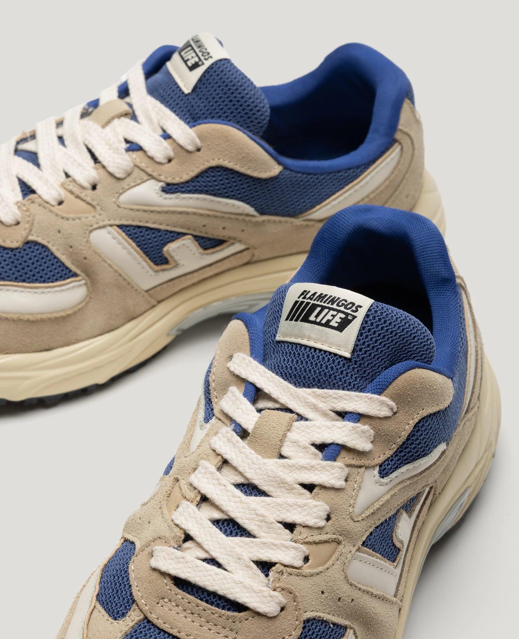 WAIROA JEANS SAND SNEAKERS | Flamingos Life