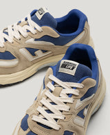 WAIROA JEANS SAND SNEAKERS | Flamingos Life