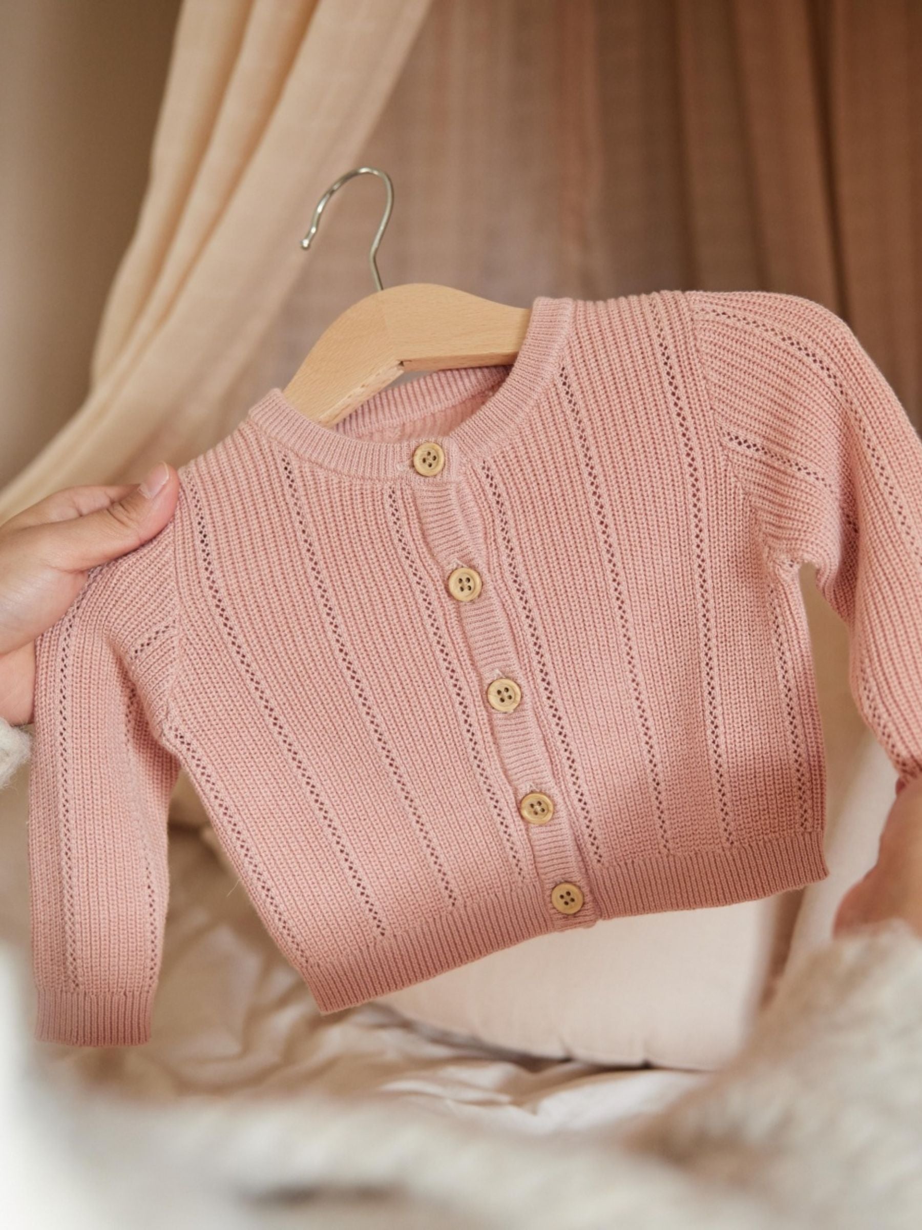 Strickjacke staubiges Babyrosa | Dirkje