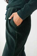 Abruka Velours Loungewear-Hose Dunkelgrün | TWOTHIRDS