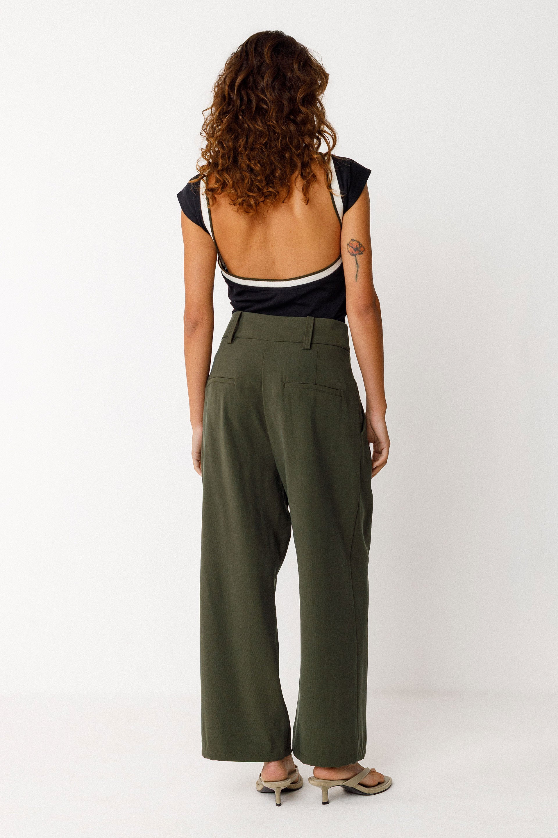 Top donna Aroa nero in cotone GOTS | Skfk