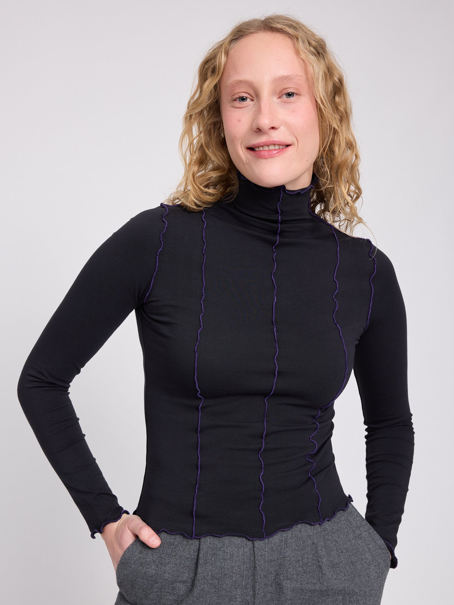 Langarmshirt mit Babylock-Säumen Schwarz aus Baumwolle | MAZINE