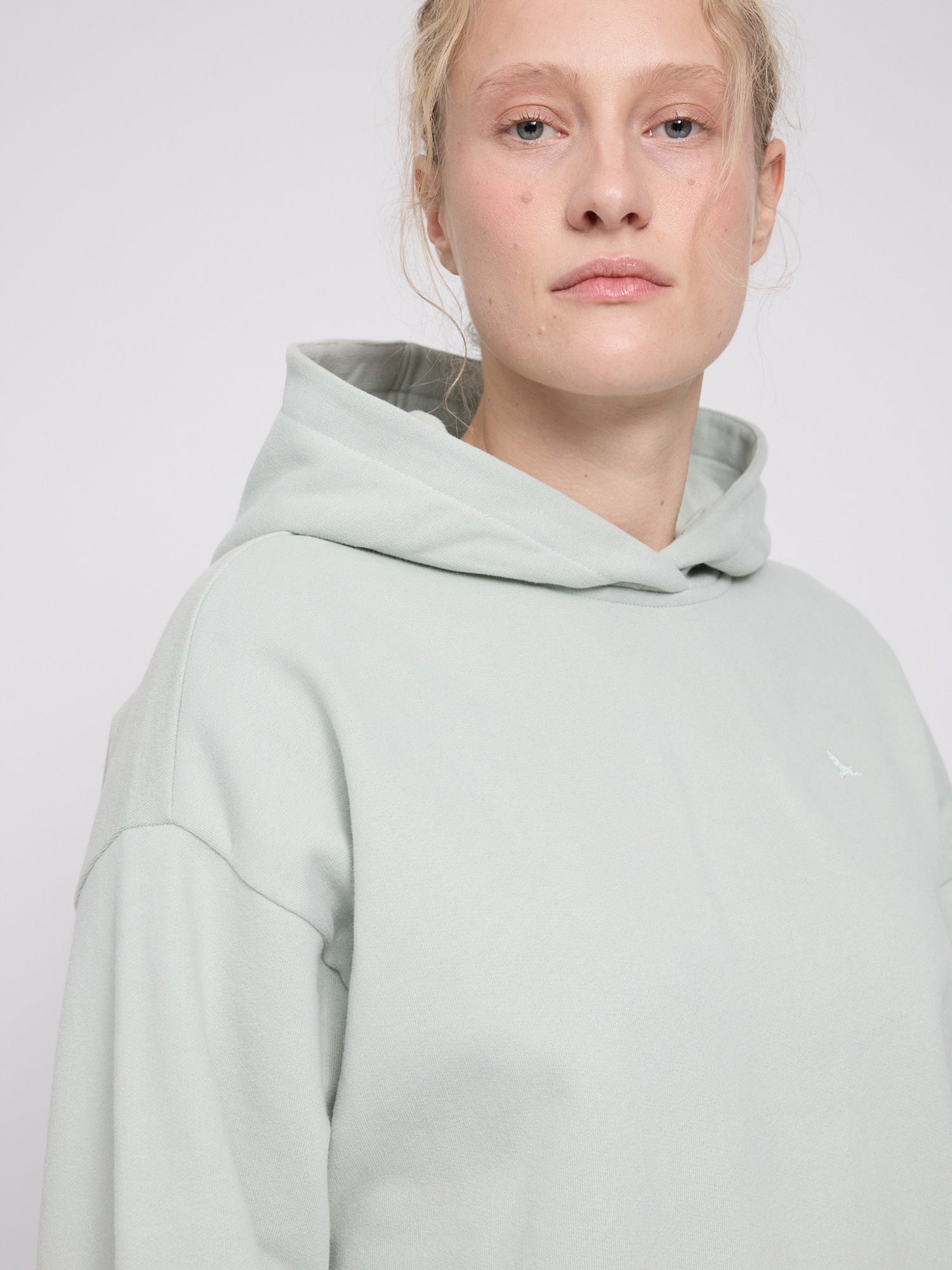 Hoodie mit Rückenprint Light Aqua/Off The Grid | MAZINE
