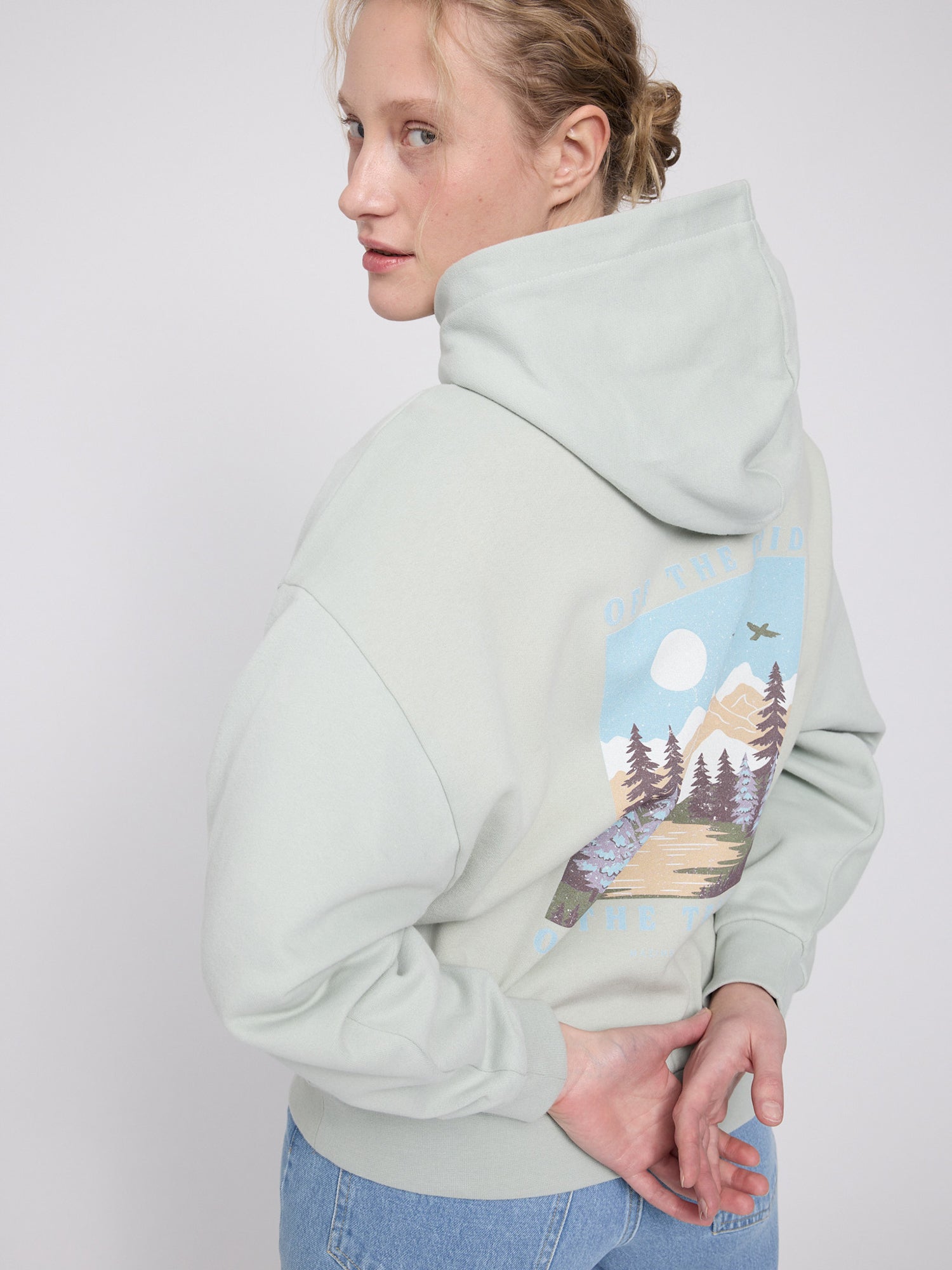 Hoodie mit Rückenprint Light Aqua/Off The Grid | MAZINE
