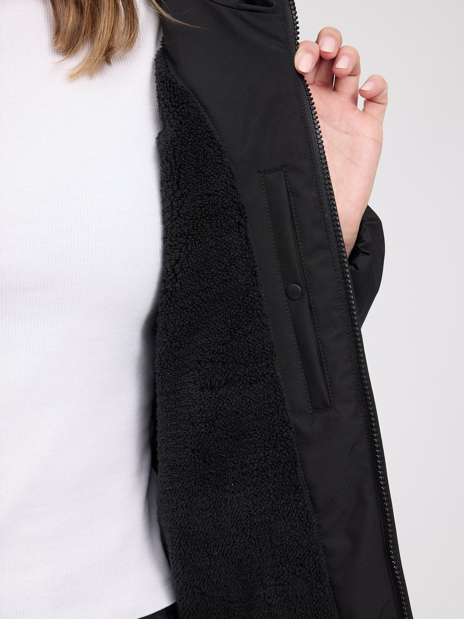 Damenjacke Basic Padded Schwarz | MAZINE