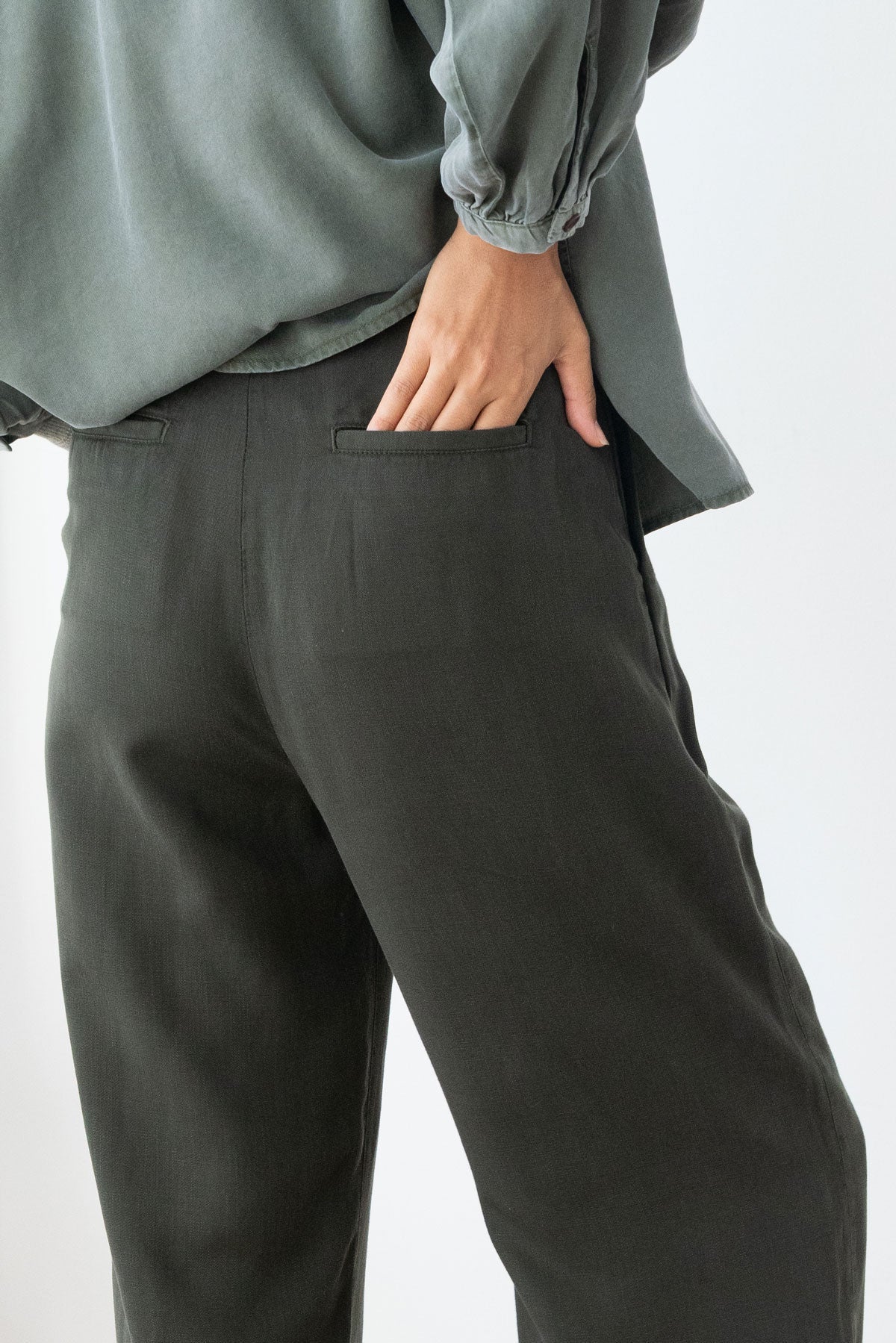 Mesquida Trouser Dark Green | TWOTHIRDS