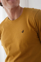 Qalito roundneck t-shirt Mustard | TWOTHIRDS