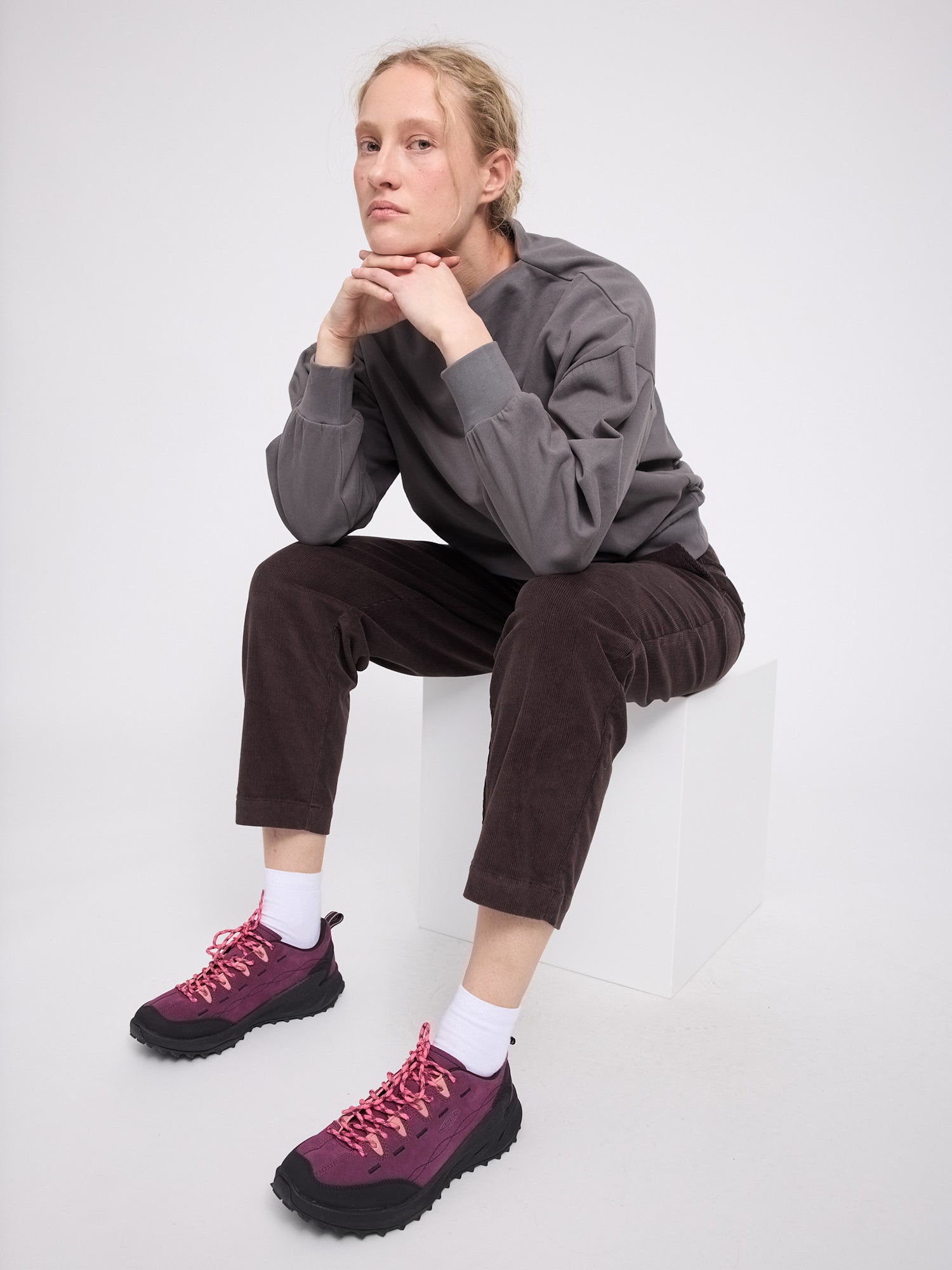 Felpa a Collo Alto Calda Color Fango Donna | MAZINE