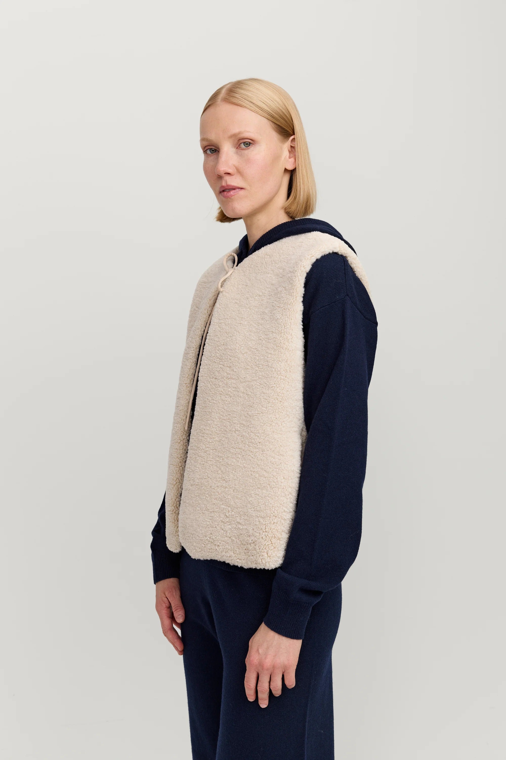 Viivi Women's Vest – Off White | Makia