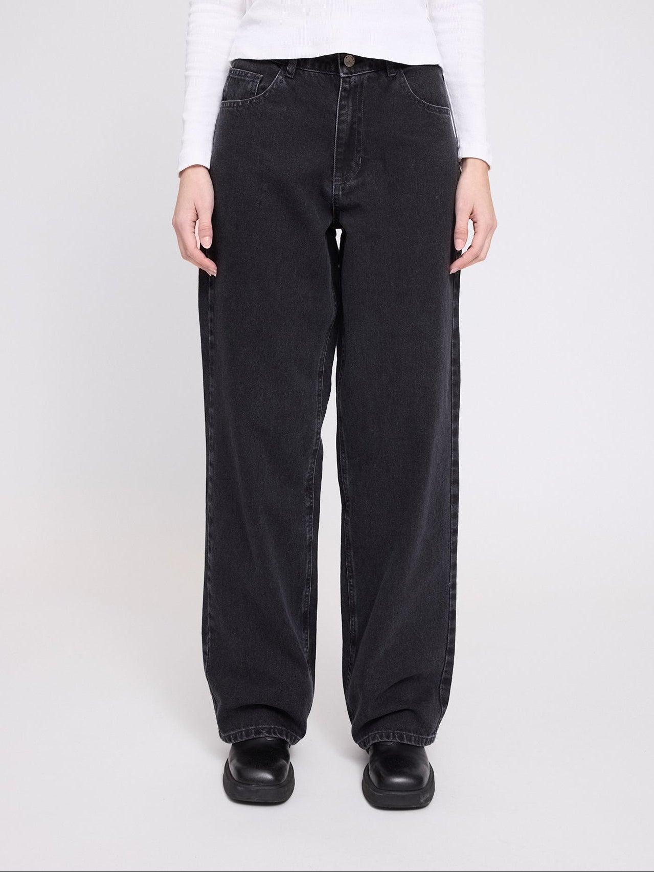 Dark grey wide-leg cotton trousers for women by MAZINE, featuring a relaxed fit and classic denim style.